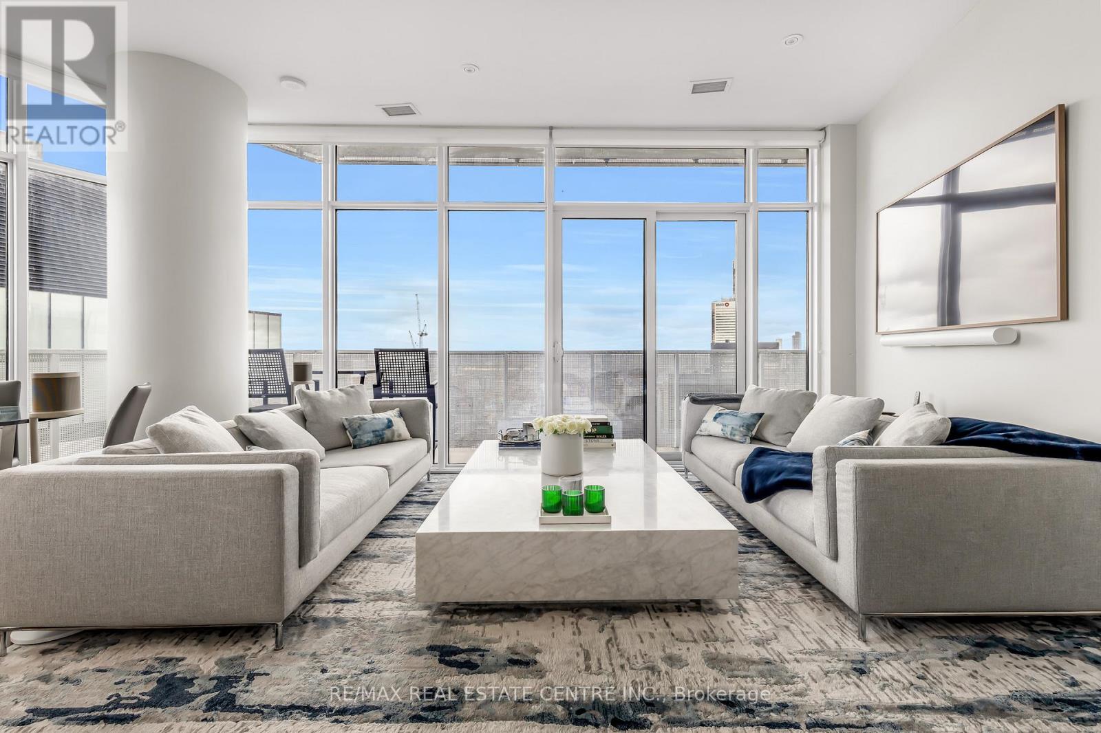 SPH 201 - 88 HARBOUR STREET, Toronto, Ontario