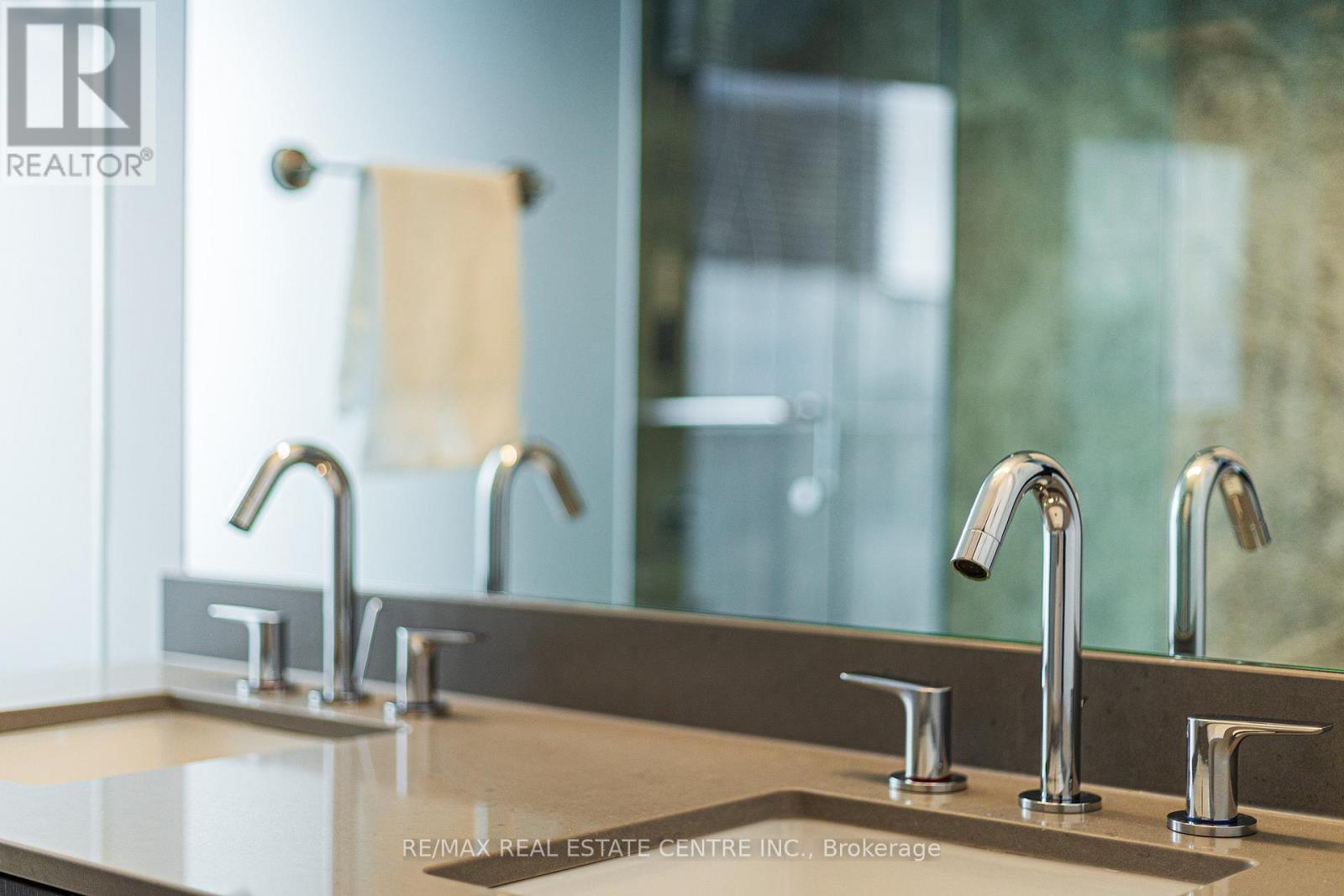 Sph 201 - 88 Harbour Street, Toronto, Ontario  M5J 2T5 - Photo 28 - C12521754