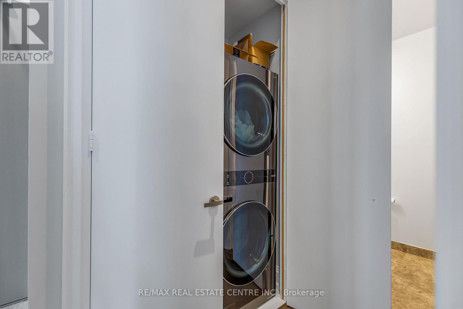 Sph 201 - 88 Harbour Street, Toronto, Ontario  M5J 2T5 - Photo 31 - C12521754