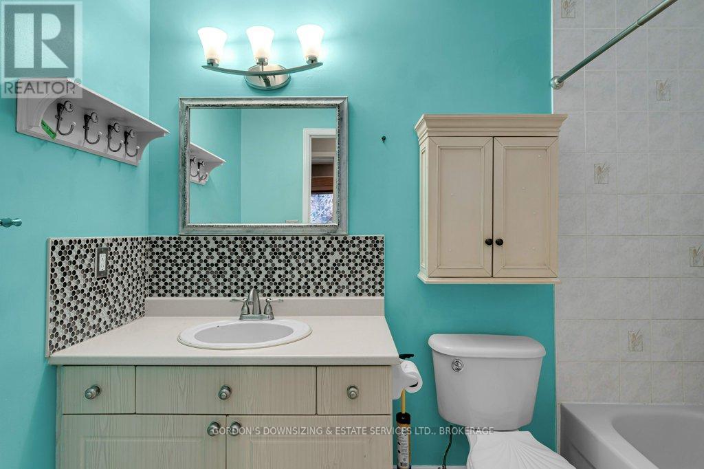 464 Freeman Crescent, Kingston (Kingston East (Incl Barret Crt)), Ontario  K7K 7C8 - Photo 22 - X12522034