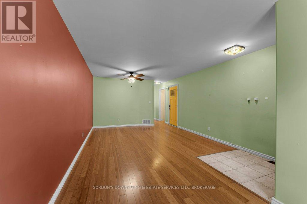 464 Freeman Crescent, Kingston (Kingston East (Incl Barret Crt)), Ontario  K7K 7C8 - Photo 6 - X12522034