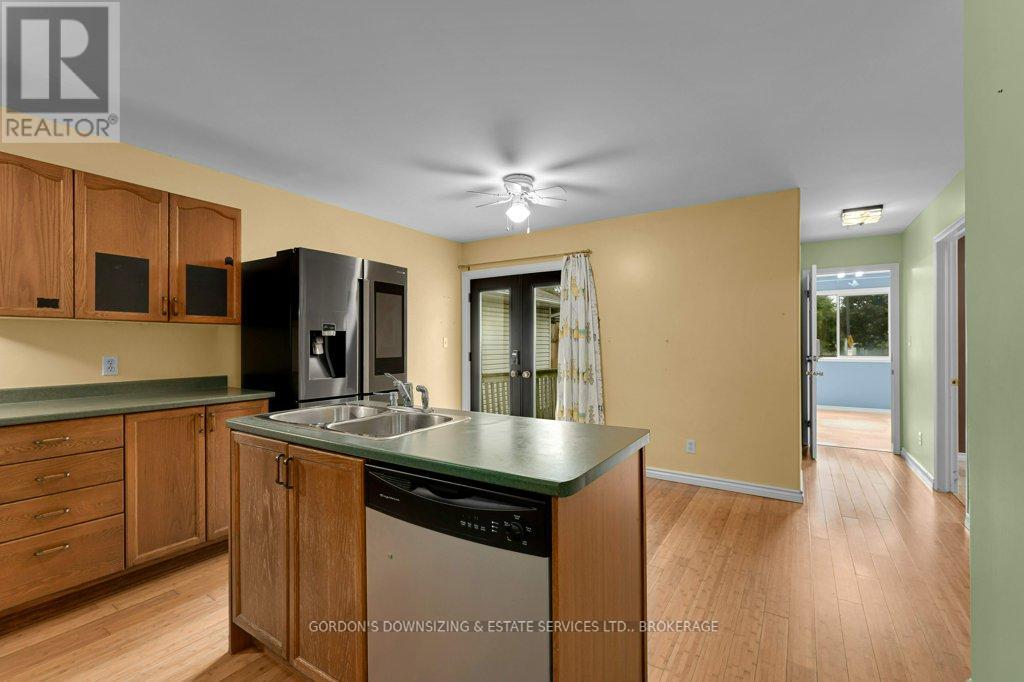 464 Freeman Crescent, Kingston (Kingston East (Incl Barret Crt)), Ontario  K7K 7C8 - Photo 9 - X12522034