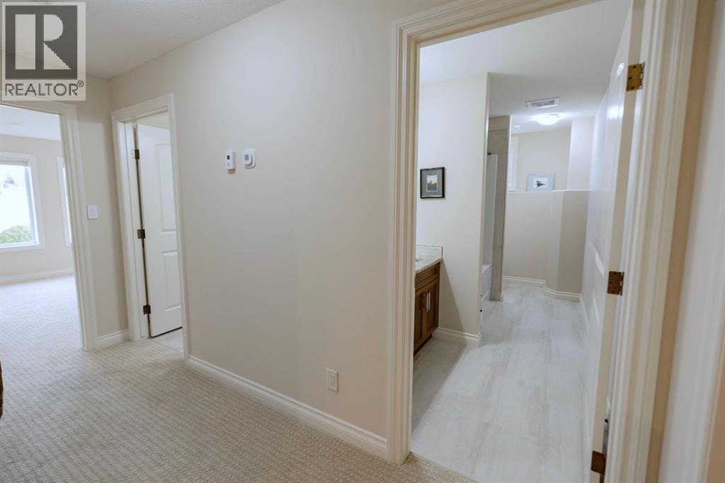 15 Chinook Heights S, Lethbridge, Alberta  T1K 6T6 - Photo 33 - A2268796