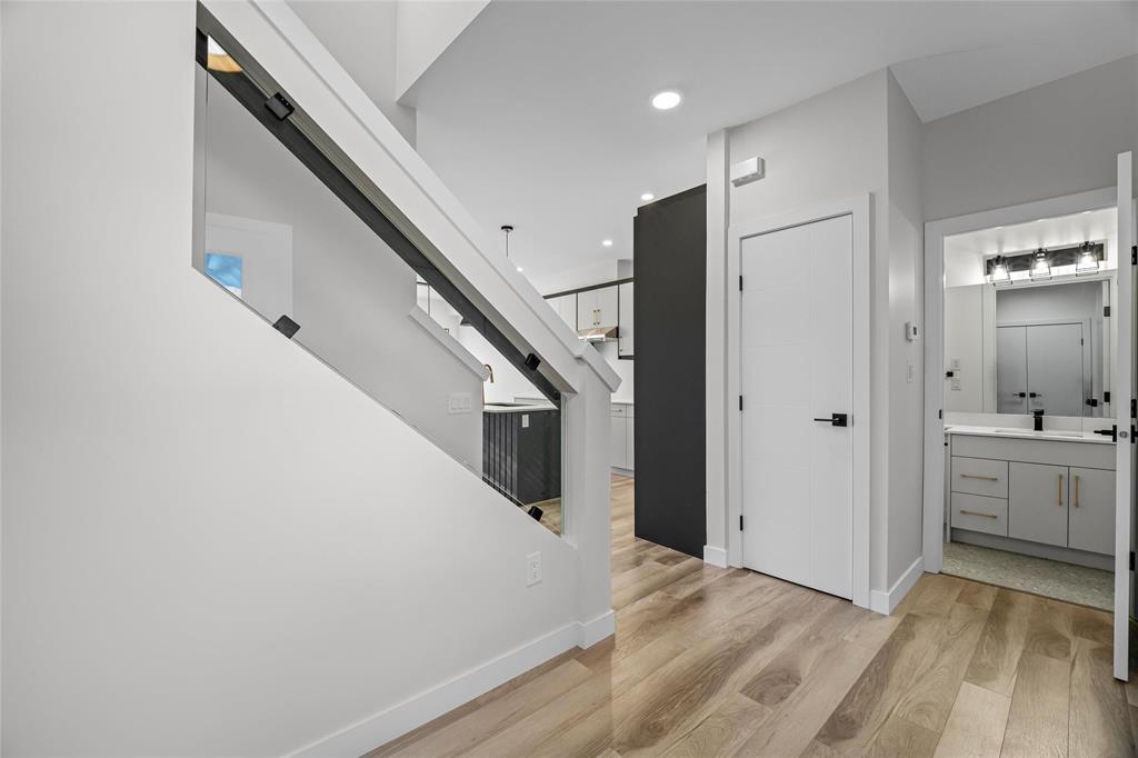 313 Numeracy Lane, Winnipeg, Manitoba  R2P 3A6 - Photo 4 - 202528037