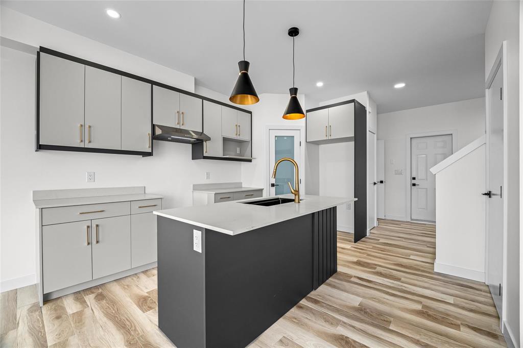 313 Numeracy Lane, Winnipeg, Manitoba  R2P 3A6 - Photo 6 - 202528037