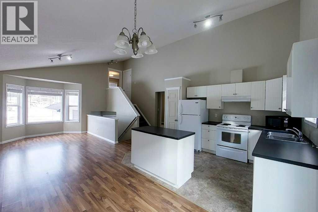 4155 15 Avenue, Edson, Alberta  T7E 0A5 - Photo 3 - A2258125