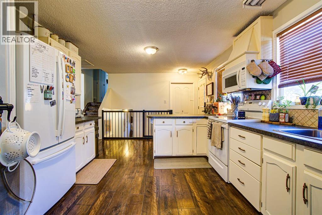 664 49 Avenue W, Claresholm, Alberta  T0L 0T0 - Photo 9 - A2259719