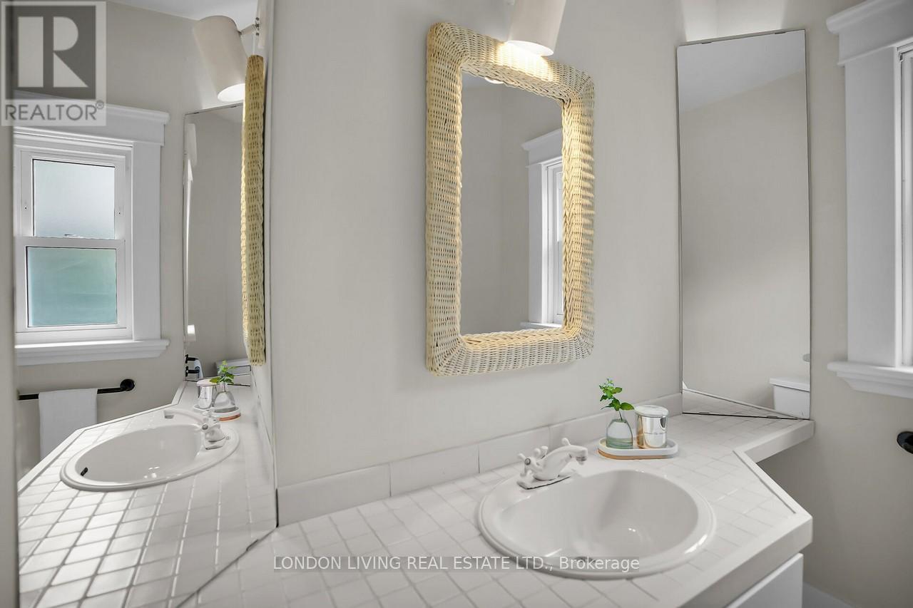 111 Garfield Avenue, London South (South F), Ontario  N6C 2B7 - Photo 30 - X12521936