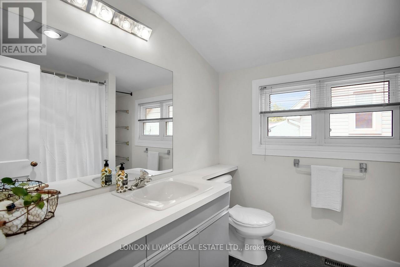 111 Garfield Avenue, London South (South F), Ontario  N6C 2B7 - Photo 33 - X12521936