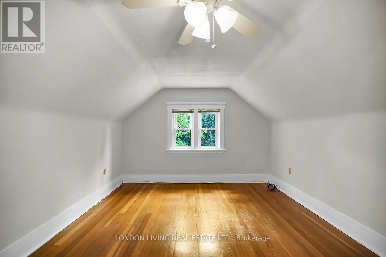 111 Garfield Avenue, London South (South F), Ontario  N6C 2B7 - Photo 35 - X12521936