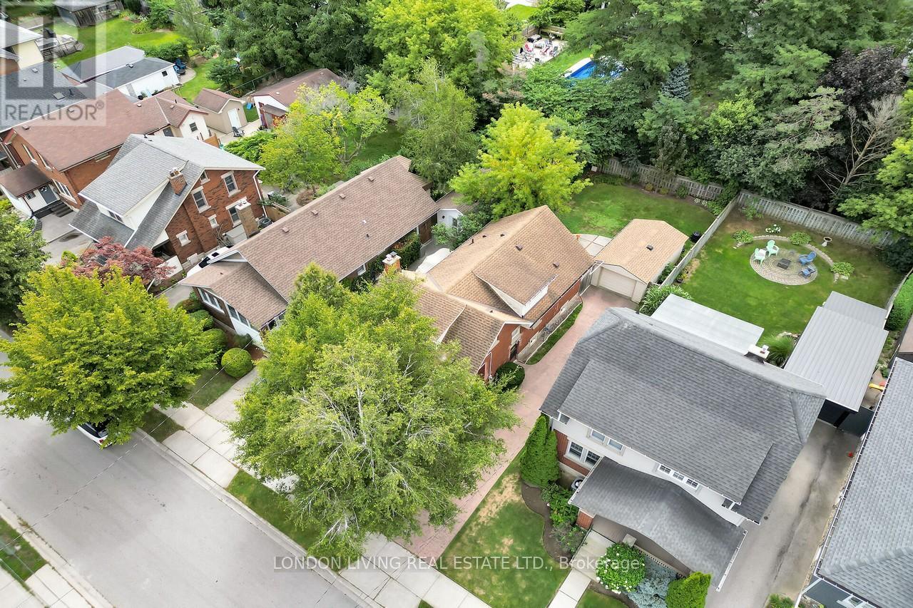 111 Garfield Avenue, London South (South F), Ontario  N6C 2B7 - Photo 5 - X12521936