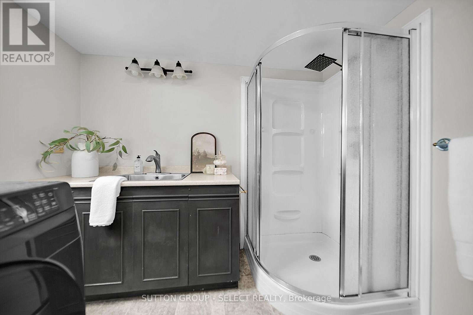 2617 Queens Street, Strathroy-Caradoc, Ontario  N0L 1W0 - Photo 21 - X12521942