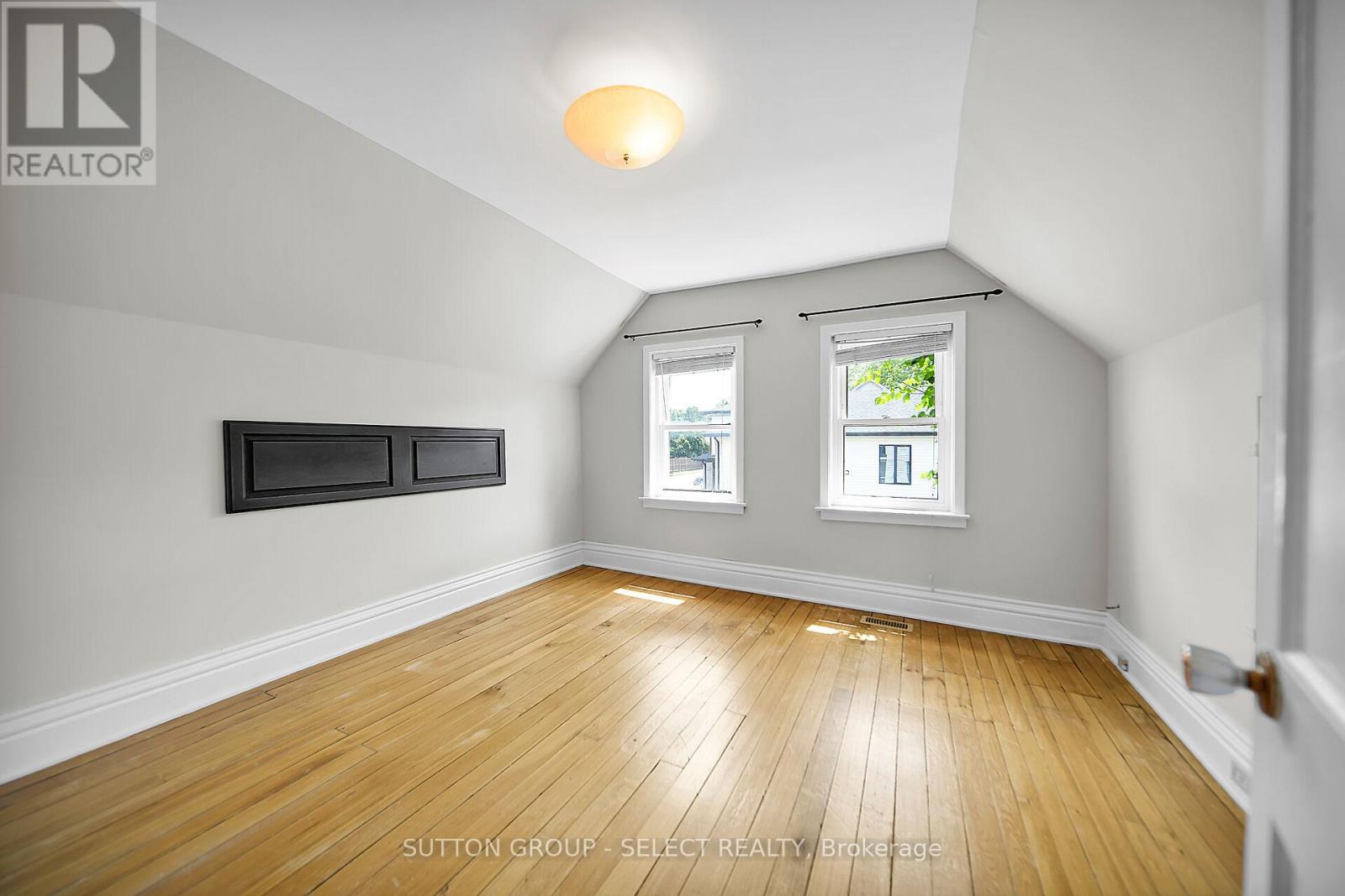 2617 Queens Street, Strathroy-Caradoc, Ontario  N0L 1W0 - Photo 27 - X12521942