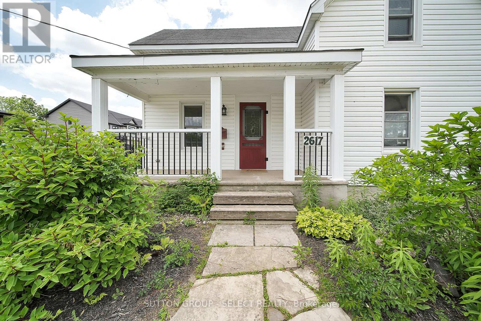 2617 Queens Street, Strathroy-Caradoc, Ontario  N0L 1W0 - Photo 3 - X12521942