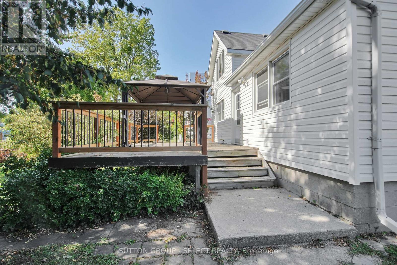 2617 Queens Street, Strathroy-Caradoc, Ontario  N0L 1W0 - Photo 33 - X12521942