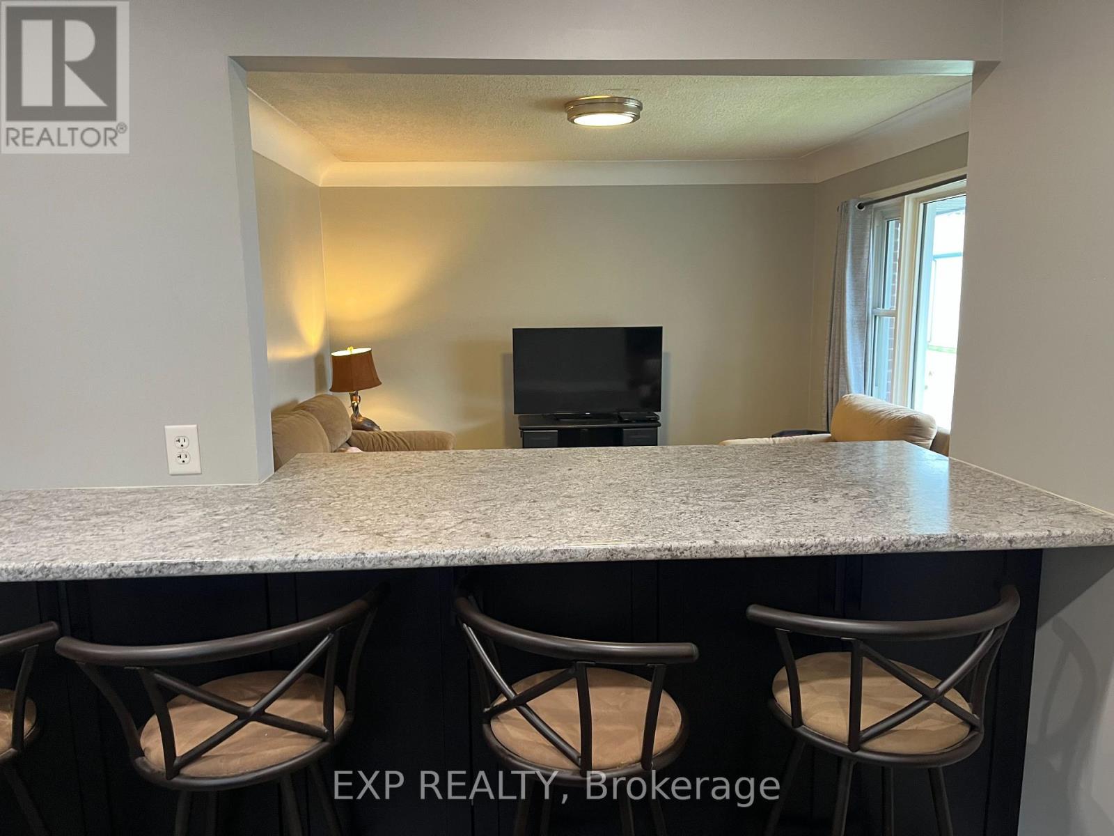 30 Stewart Street, Kitchener, Ontario N2G 2E4 - Photo 14 - X12522040