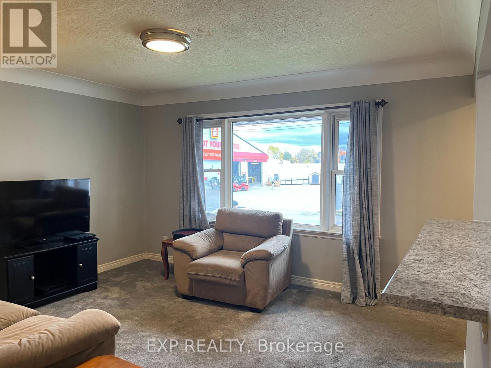 30 Stewart Street, Kitchener, Ontario N2G 2E4 - Photo 16 - X12522040