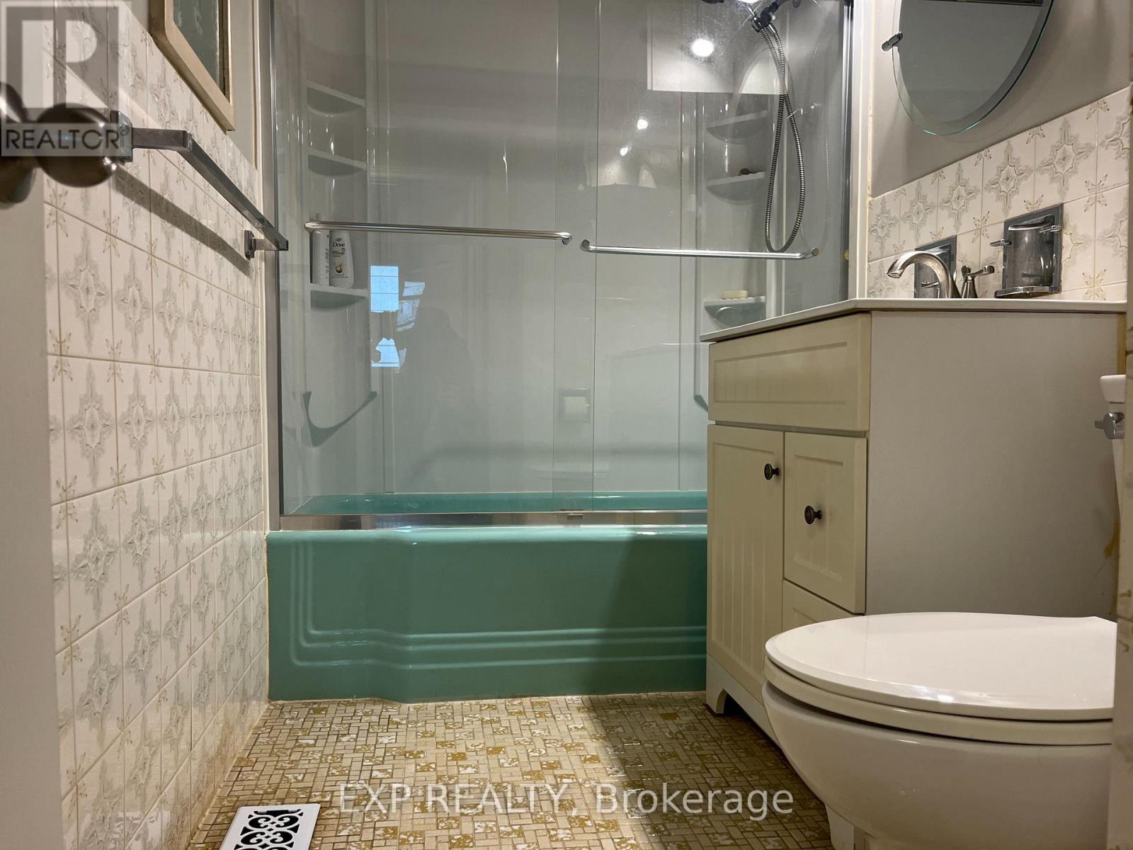 30 Stewart Street, Kitchener, Ontario N2G 2E4 - Photo 20 - X12522040