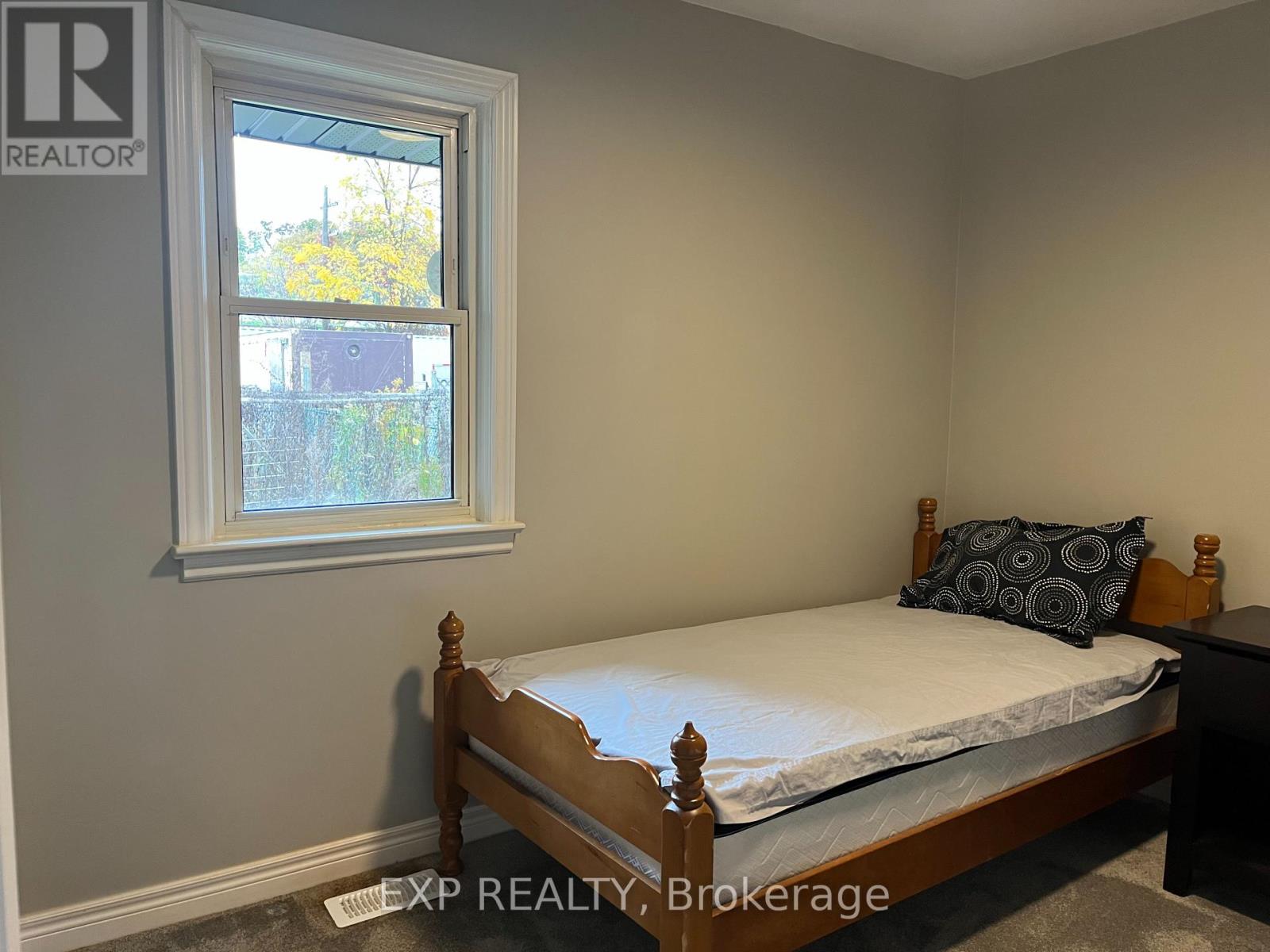 30 Stewart Street, Kitchener, Ontario N2G 2E4 - Photo 21 - X12522040