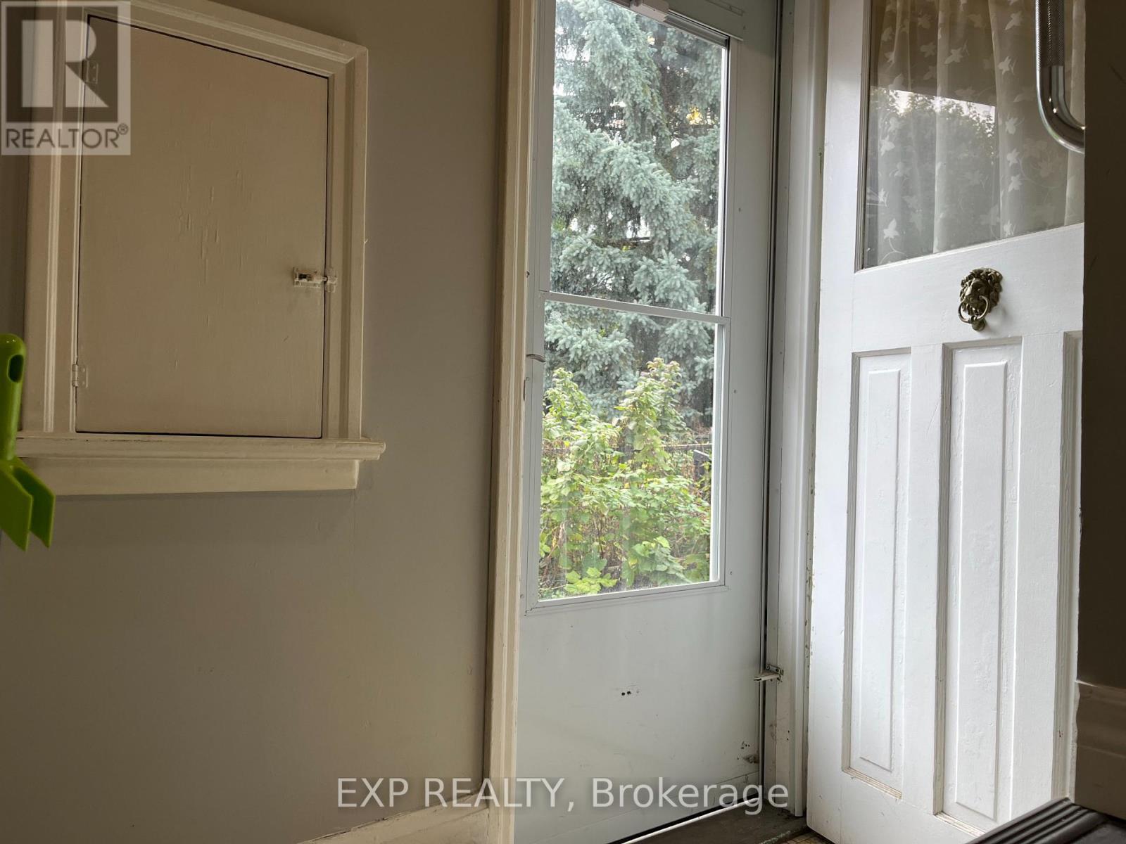 30 Stewart Street, Kitchener, Ontario N2G 2E4 - Photo 25 - X12522040