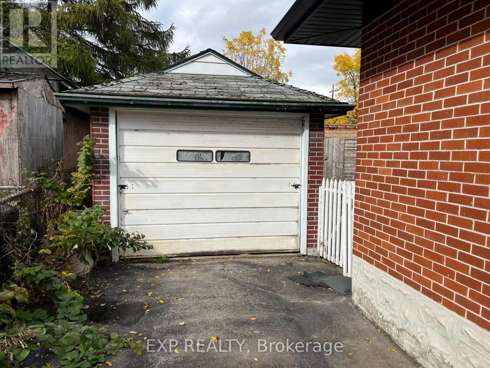 30 Stewart Street, Kitchener, Ontario N2G 2E4 - Photo 6 - X12522040