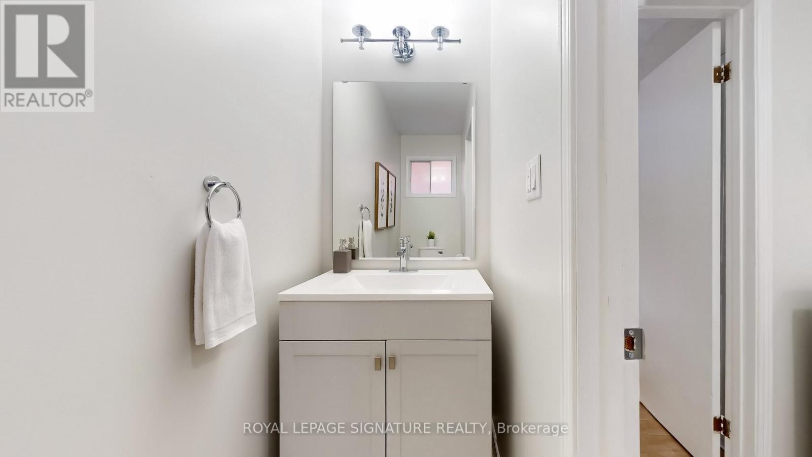 28 Longfellow Court, Whitby, Ontario  L1N 6V7 - Photo 11 - E12521712