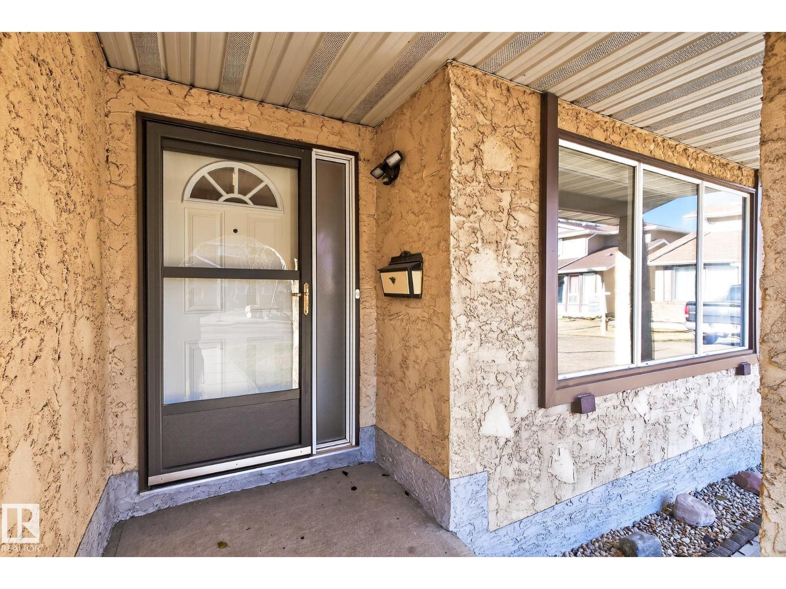 10948 Beaumaris Rd Nw, Edmonton, Alberta  T5X 1Z6 - Photo 3 - E4465073