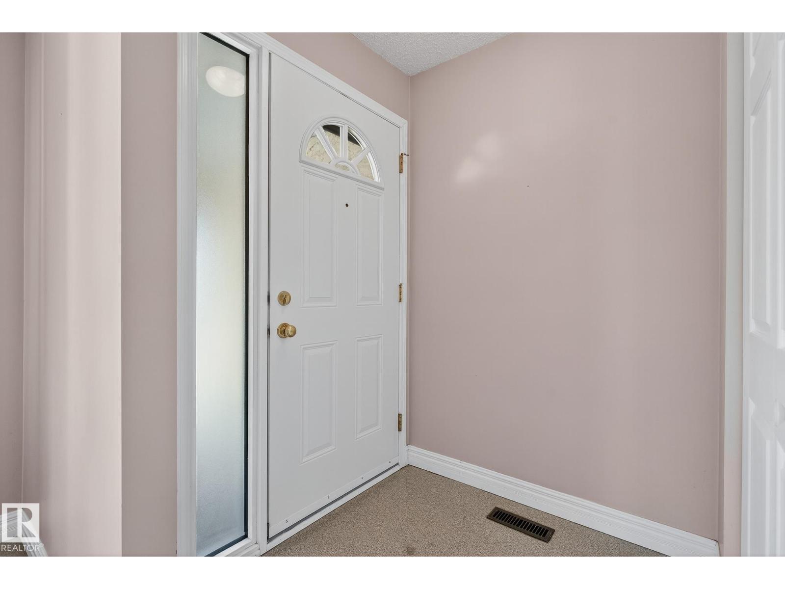 10948 Beaumaris Rd Nw, Edmonton, Alberta  T5X 1Z6 - Photo 5 - E4465073