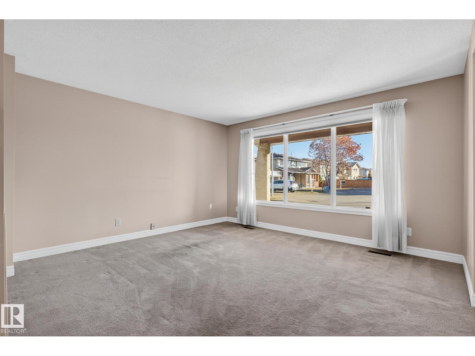 10948 Beaumaris Rd Nw, Edmonton, Alberta  T5X 1Z6 - Photo 7 - E4465073