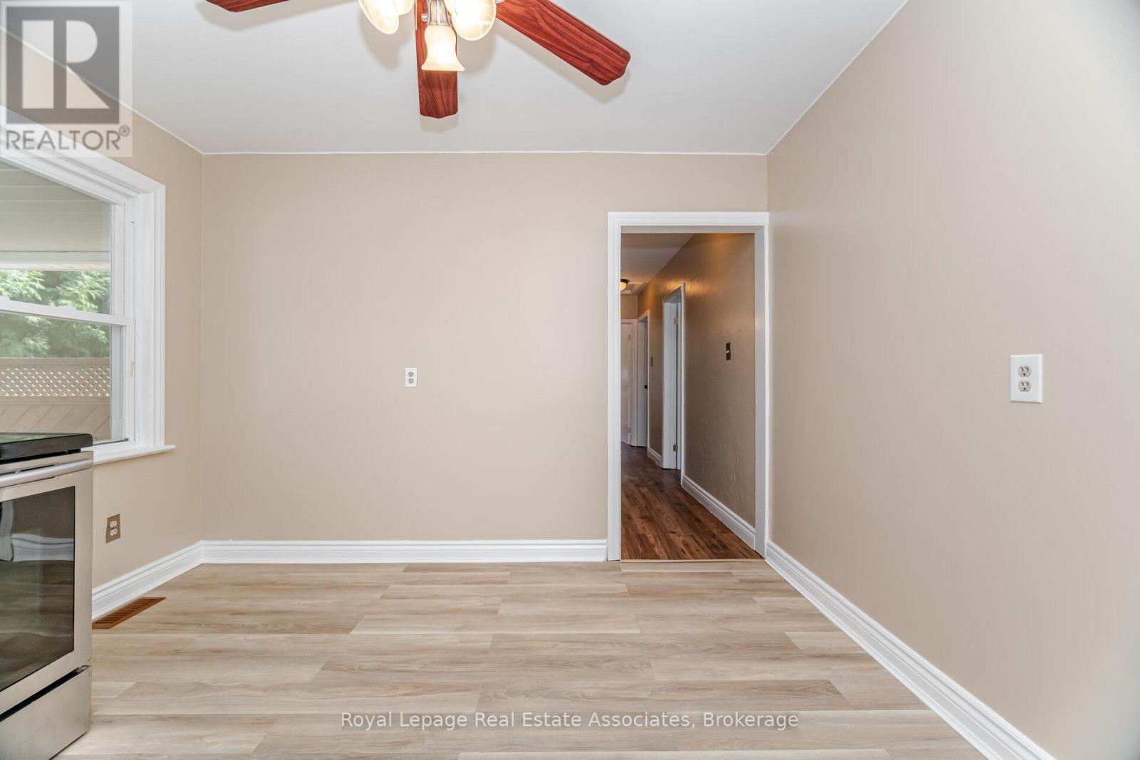 Upper - 319 Grantham Avenue, St. Catharines, Ontario  L2M 5A5 - Photo 16 - X12425896