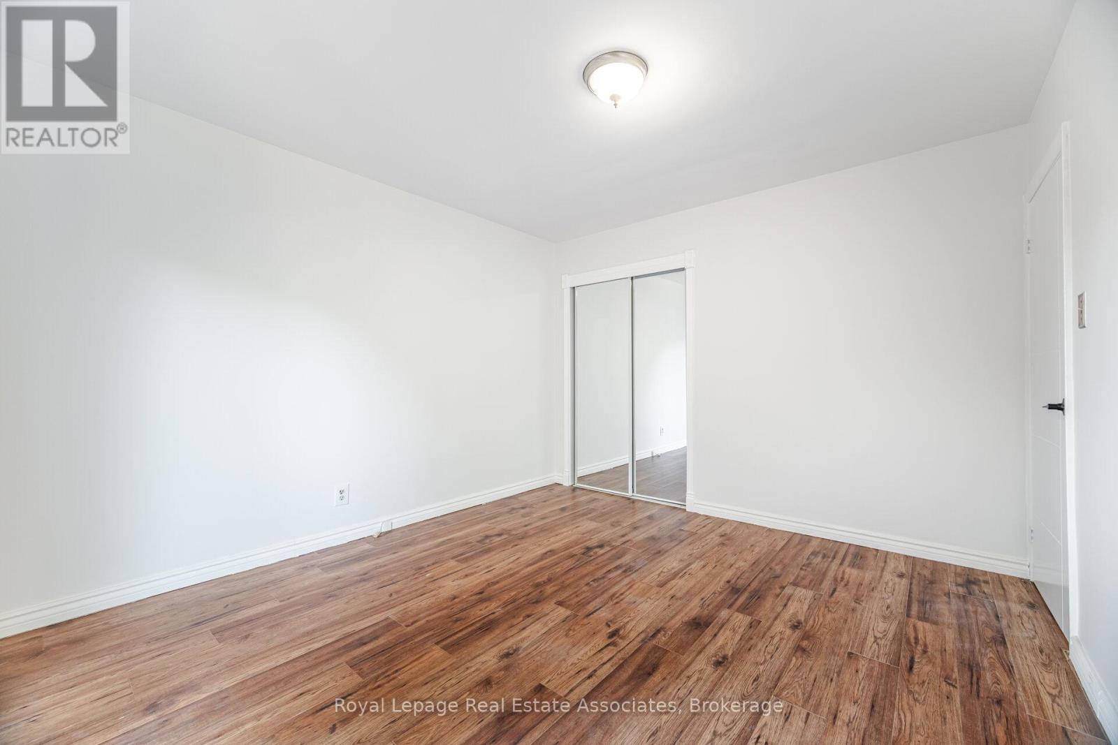 Upper - 319 Grantham Avenue, St. Catharines, Ontario  L2M 5A5 - Photo 18 - X12425896