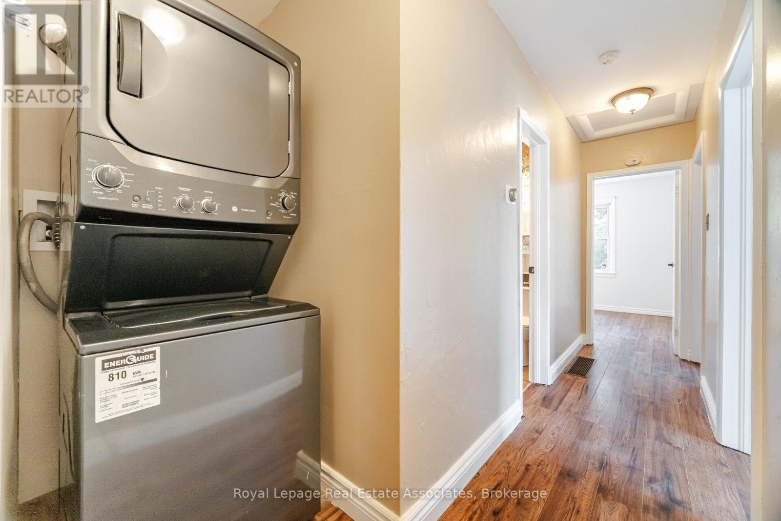 Upper - 319 Grantham Avenue, St. Catharines, Ontario  L2M 5A5 - Photo 25 - X12425896