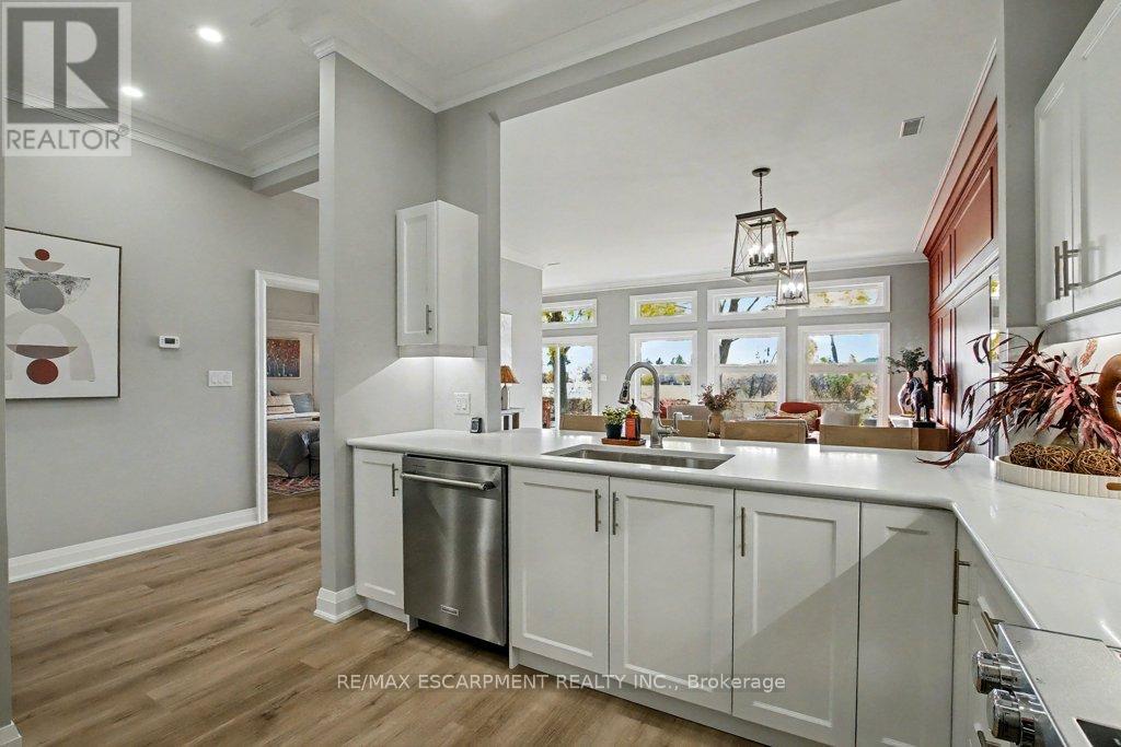 33 Sister Kern Terrace, Hamilton, Ontario L9B 2M1 - Photo 14 - X12435131