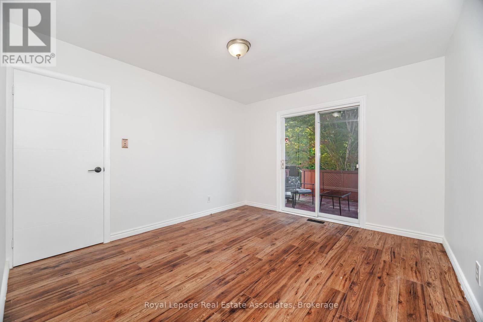 Upper - 319 Grantham Avenue, St. Catharines, Ontario  L2M 5A5 - Photo 19 - X12425896