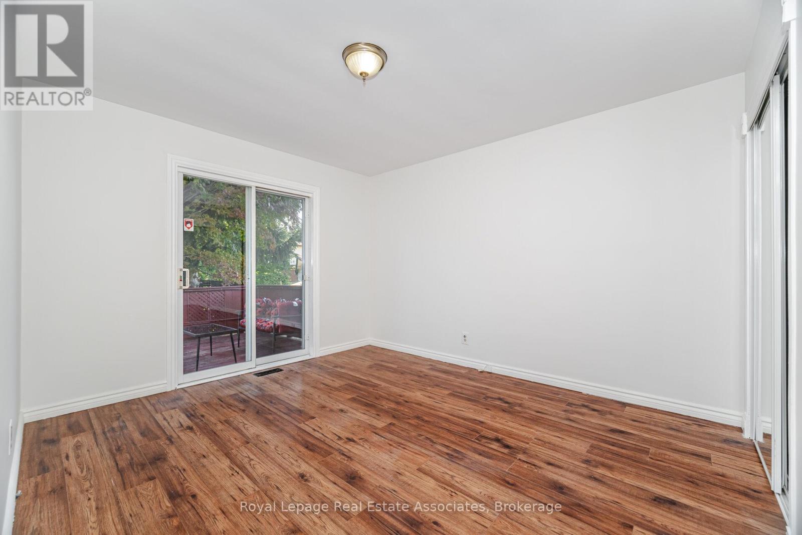 Upper - 319 Grantham Avenue, St. Catharines, Ontario  L2M 5A5 - Photo 17 - X12425896