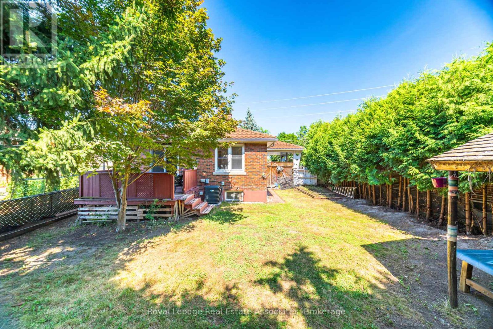 Upper - 319 Grantham Avenue, St. Catharines, Ontario  L2M 5A5 - Photo 35 - X12425896