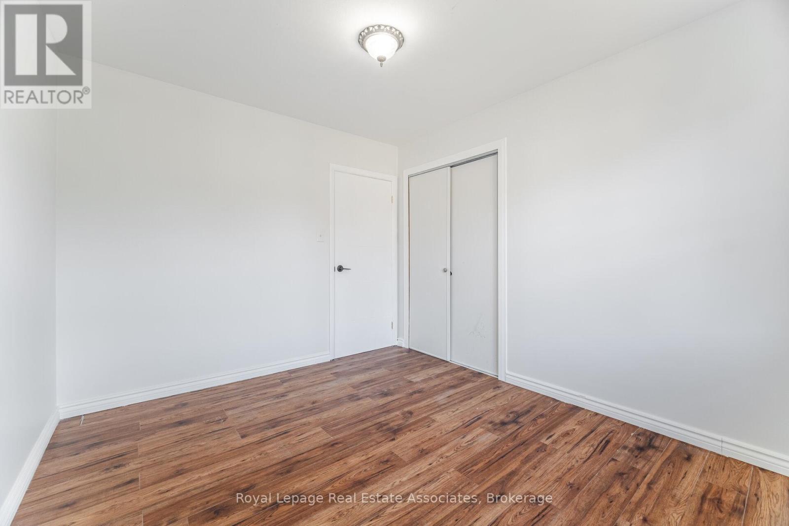 Upper - 319 Grantham Avenue, St. Catharines, Ontario  L2M 5A5 - Photo 23 - X12425896