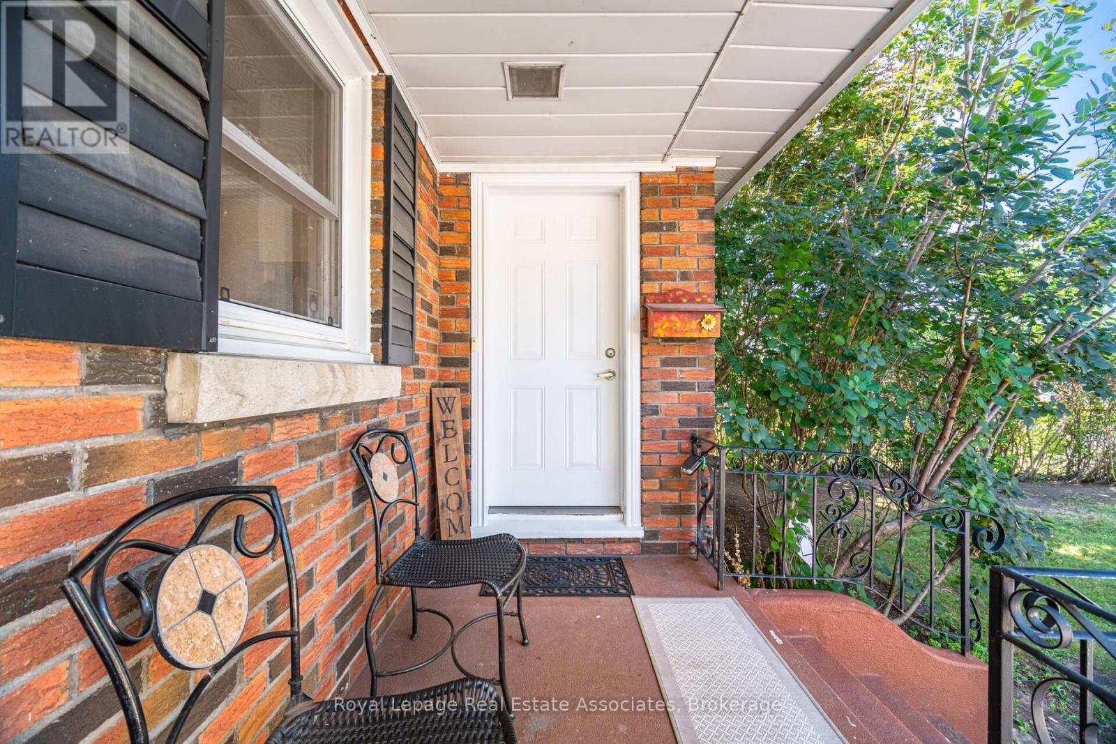 Upper - 319 Grantham Avenue, St. Catharines, Ontario  L2M 5A5 - Photo 4 - X12425896