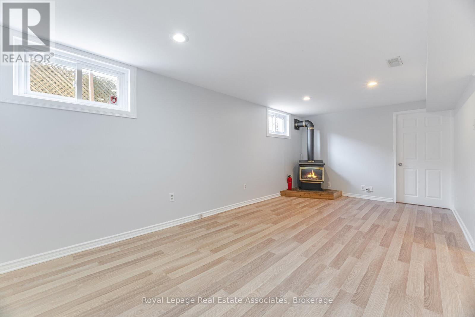 Lower - 319 Grantham Avenue, St. Catharines, Ontario  L2M 5A5 - Photo 11 - X12425898