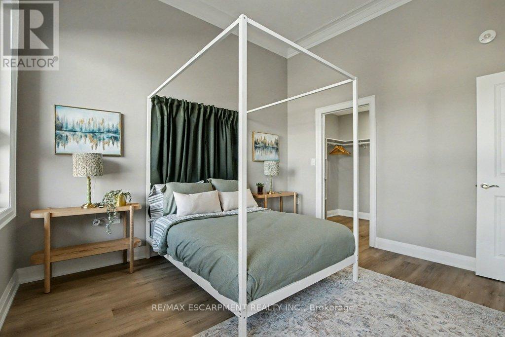 33 Sister Kern Terrace, Hamilton, Ontario L9B 2M1 - Photo 9 - X12435131