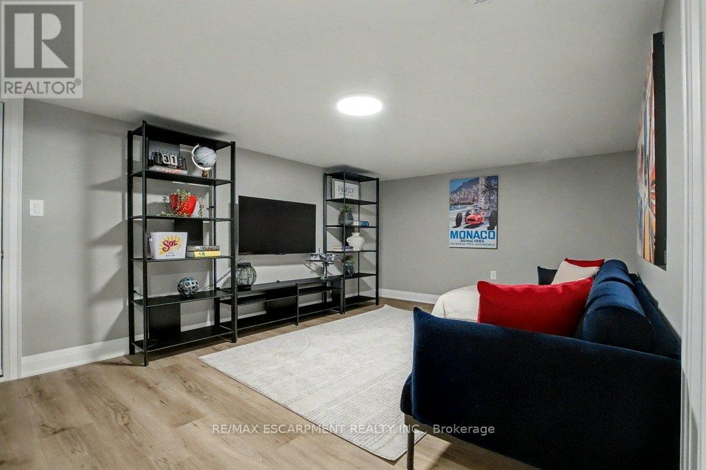 33 Sister Kern Terrace, Hamilton, Ontario L9B 2M1 - Photo 31 - X12435131