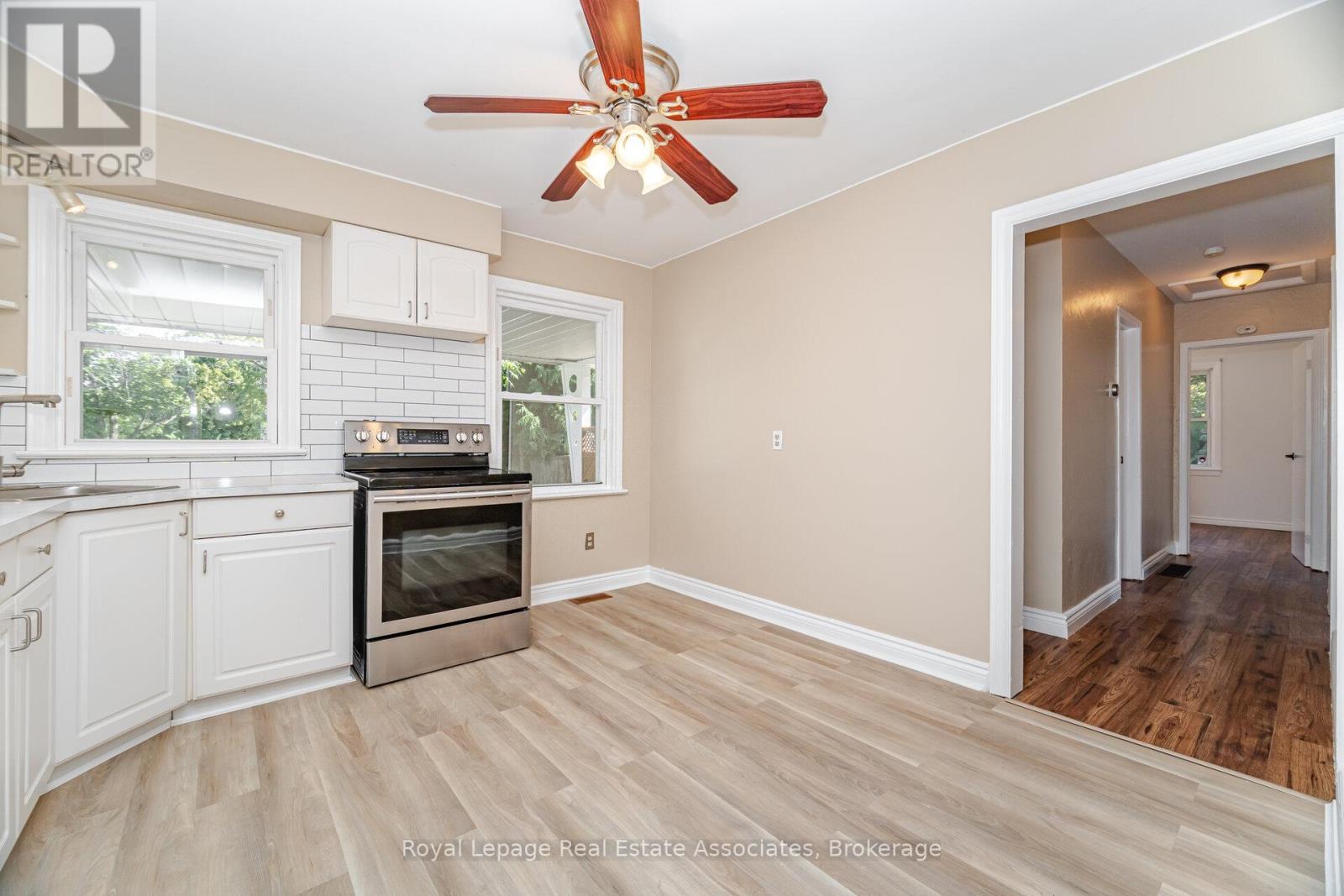 Upper - 319 Grantham Avenue, St. Catharines, Ontario  L2M 5A5 - Photo 15 - X12425896