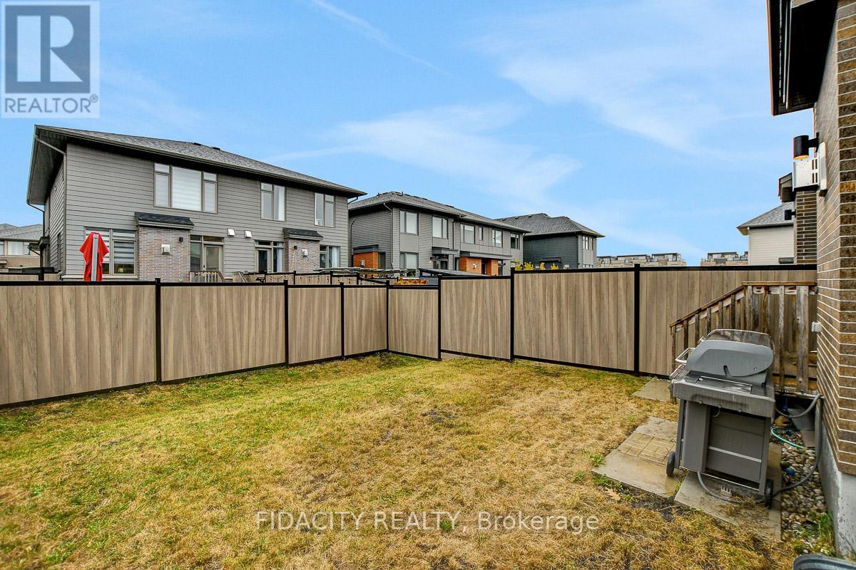 864 Moses Tennisco Street, Ottawa, Ontario  K1K 5A2 - Photo 31 - X12521876