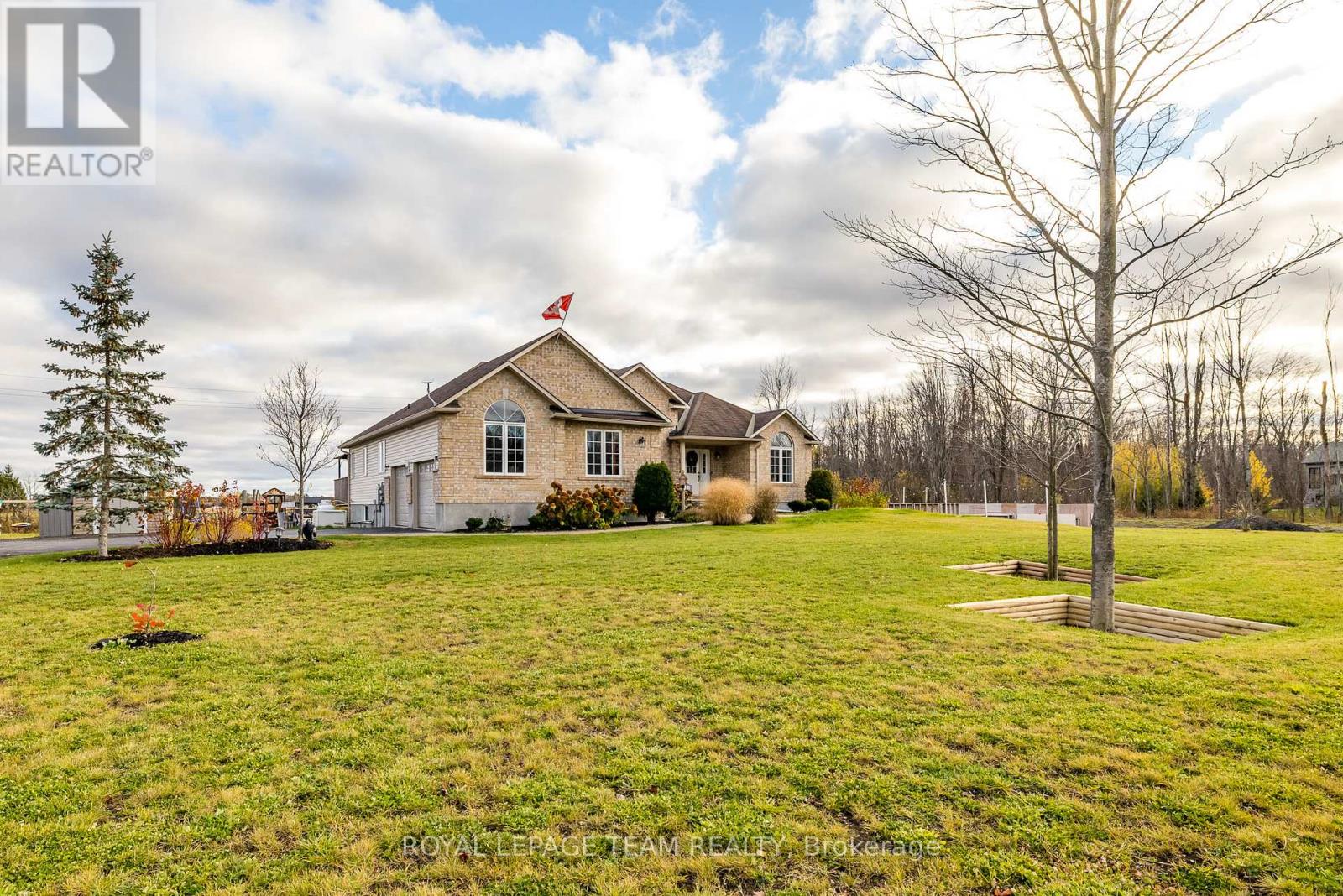 5910 Wood Duck Drive, Ottawa, Ontario  K0A 2W0 - Photo 2 - X12521918