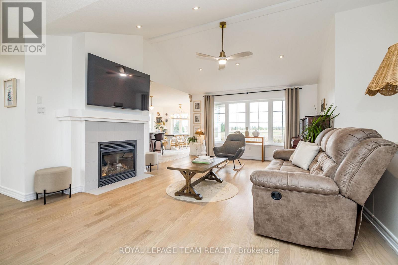 5910 Wood Duck Drive, Ottawa, Ontario  K0A 2W0 - Photo 6 - X12521918