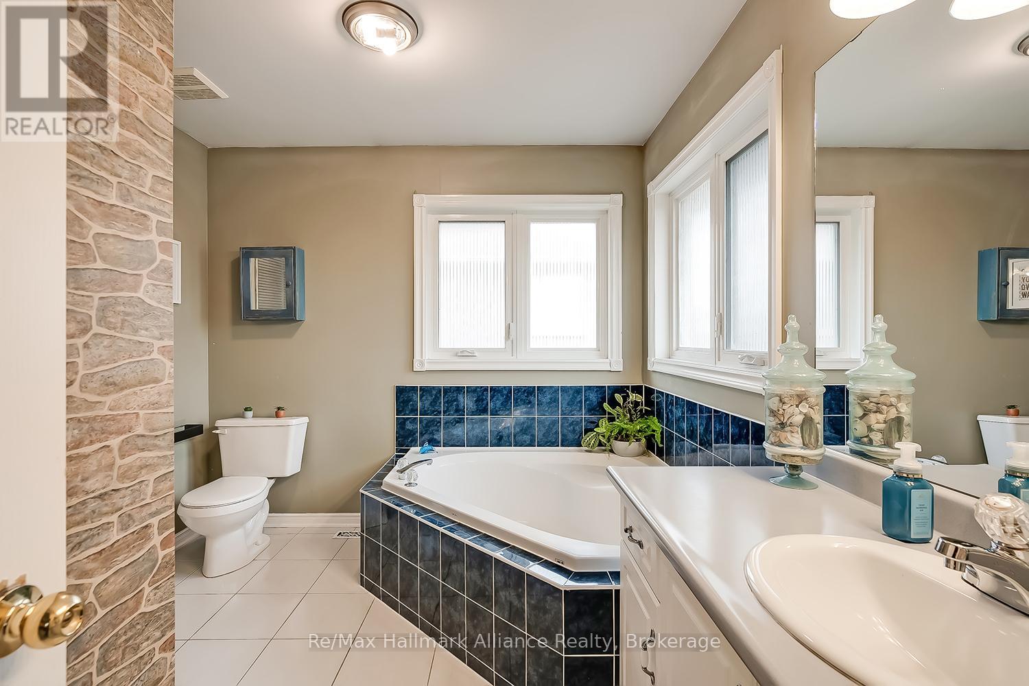 2411 East Gate Crescent, Oakville (Ro River Oaks), Ontario  L6H 6L1 - Photo 24 - W12521982