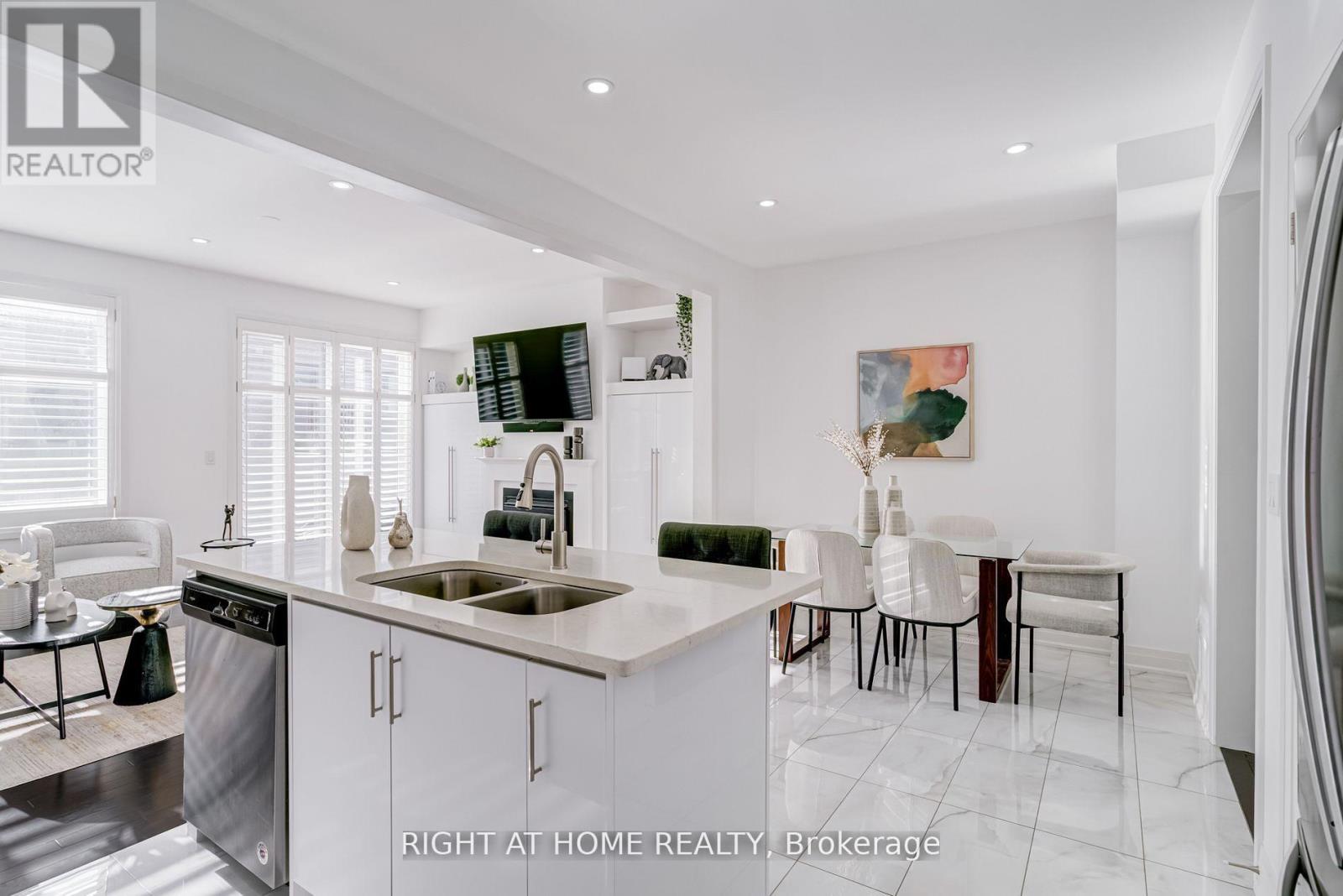 310 Silk Twist Drive, East Gwillimbury, Ontario  L9N 0V4 - Photo 10 - N12521700