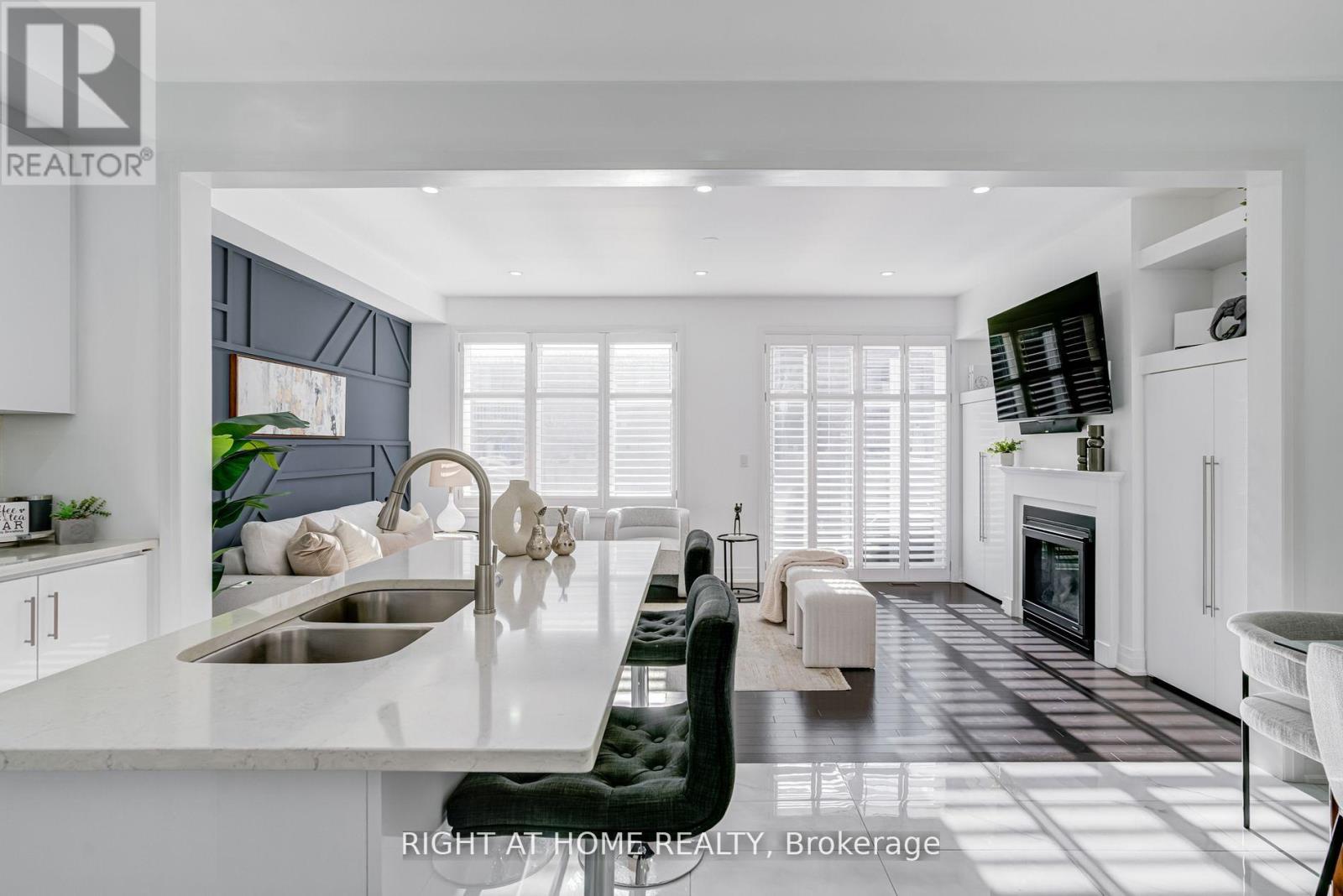 310 Silk Twist Drive, East Gwillimbury, Ontario  L9N 0V4 - Photo 9 - N12521700