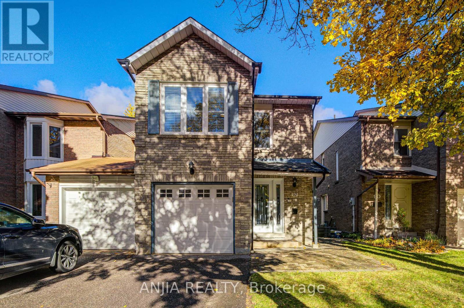 92 BAYWOOD COURT, markham (royal orchard), Ontario
