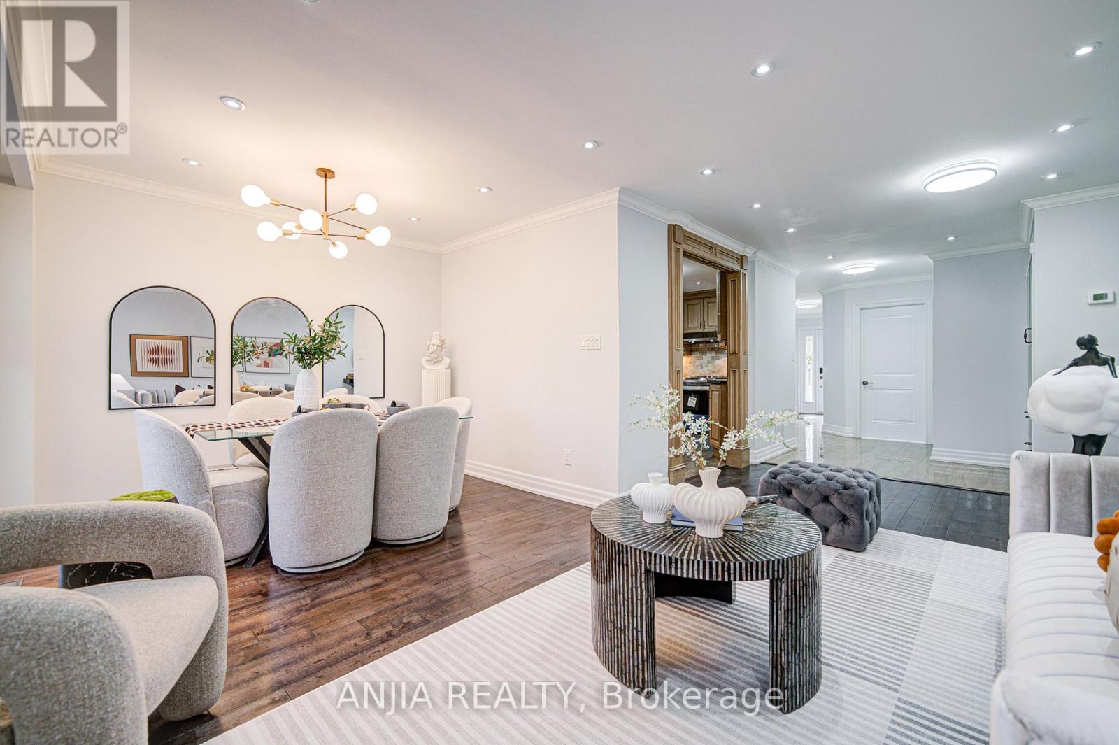 92 Baywood Court, Markham (Royal Orchard), Ontario  L3T 5W3 - Photo 18 - N12521704